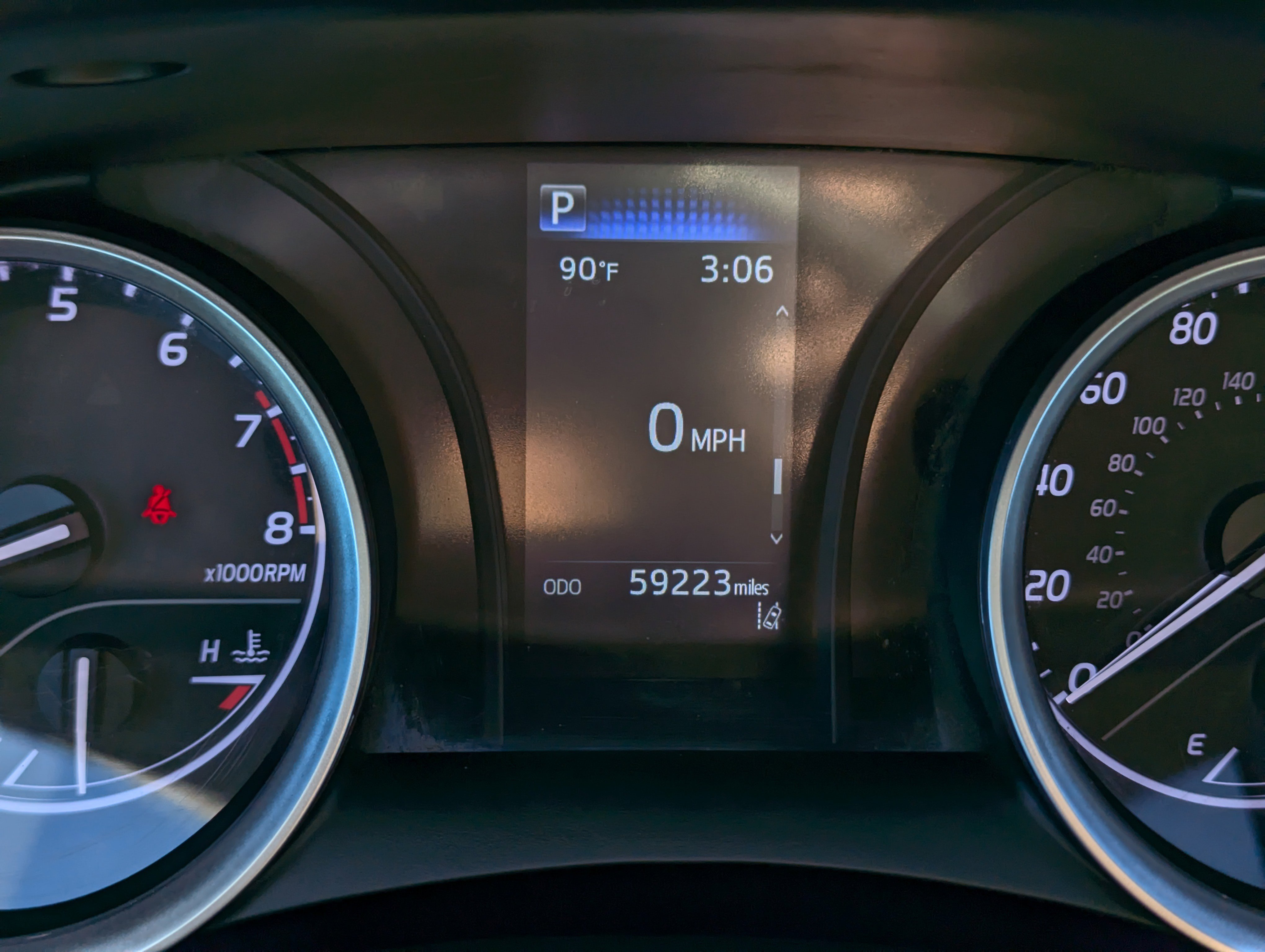 Used 2021 Toyota Camry LE image 12