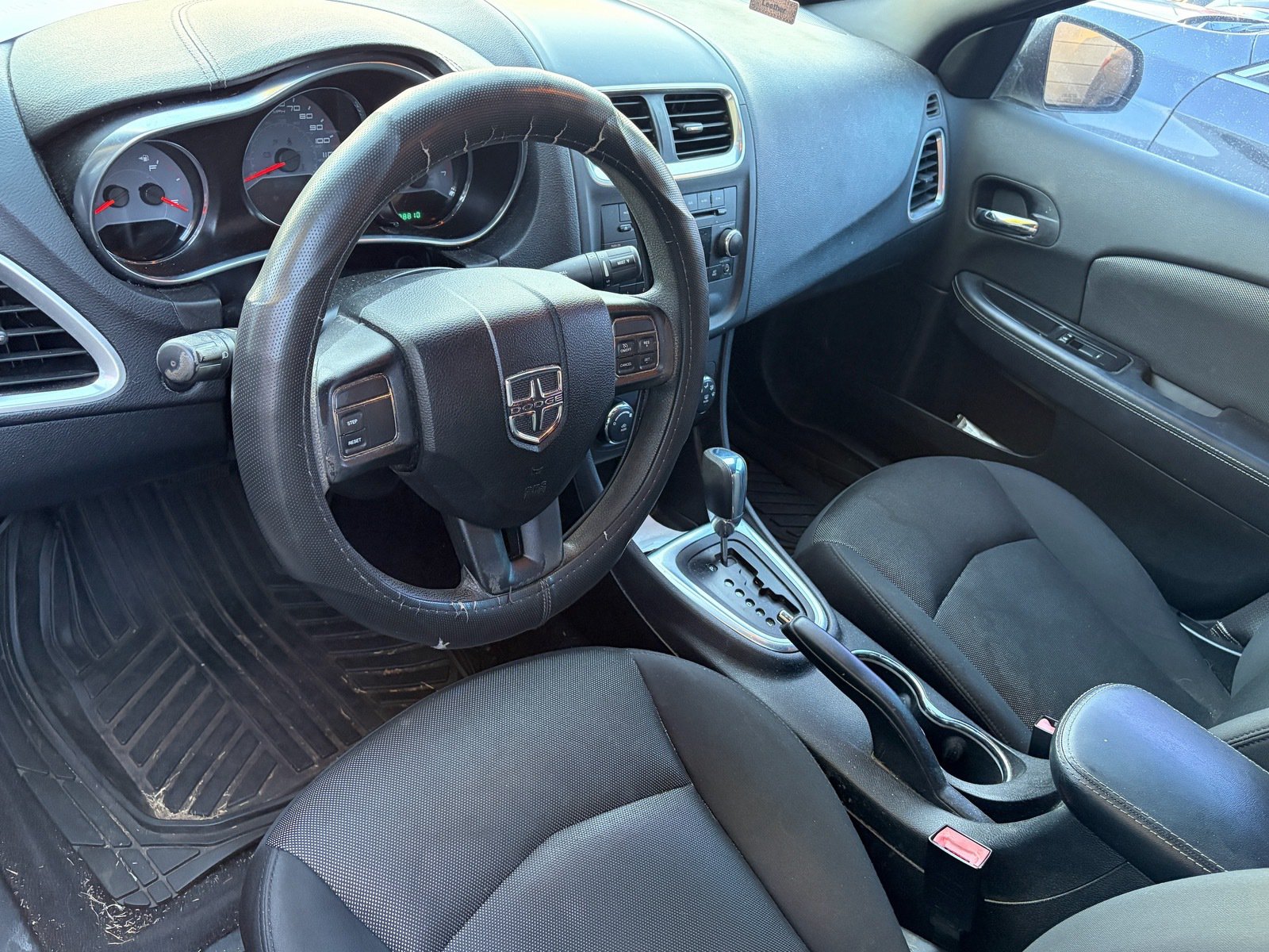 Used 2014 Dodge Avenger SE FWD image 8