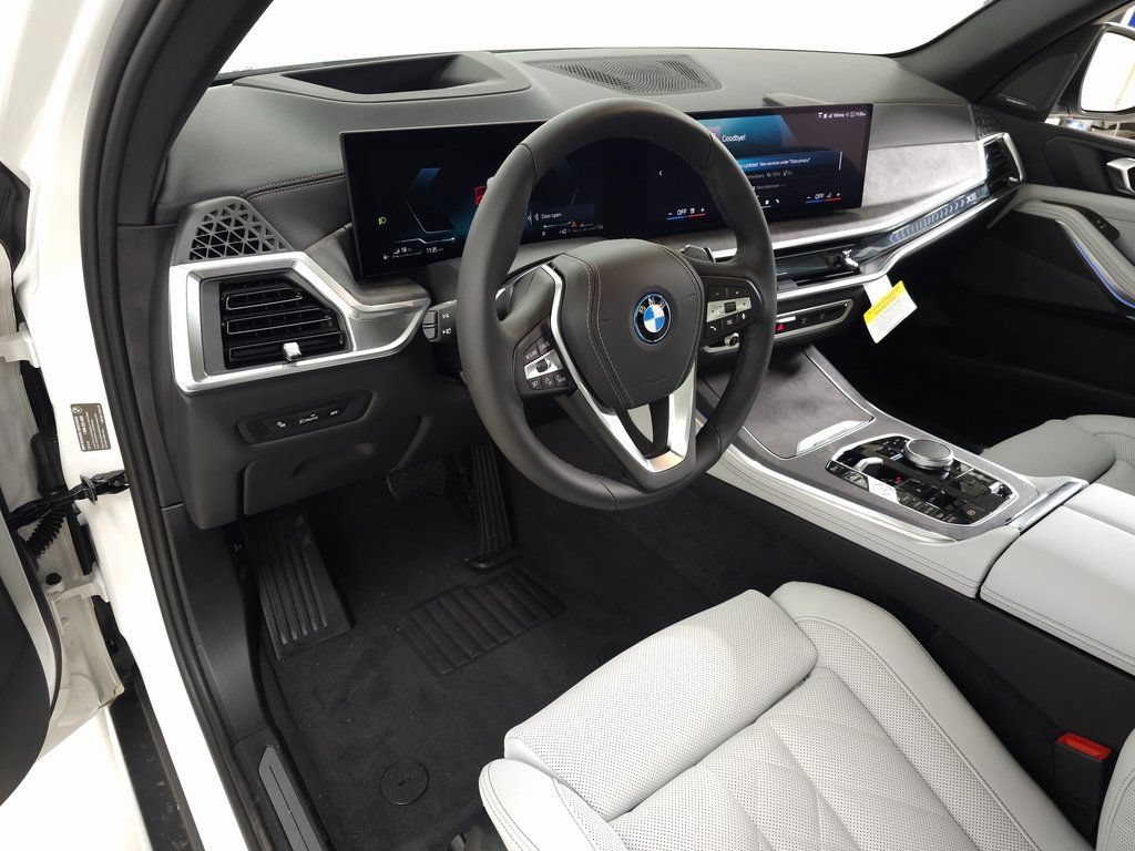 Used 2026 BMW X5 xDrive50e w/ Premium Package AWD/4WD image 9