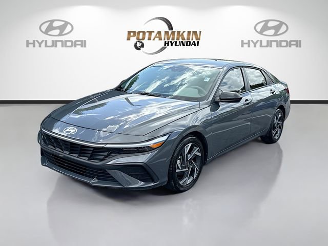 Certified 2025 Hyundai Elantra Sport FWD image 1