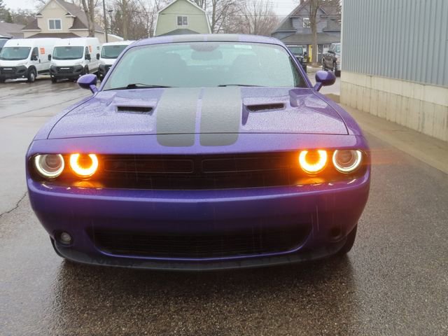 Used 2019 Dodge Challenger SXT w/ Driver Convenience Group image 12
