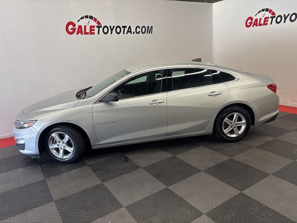 Used 2022 Chevrolet Malibu LS FWD image 9