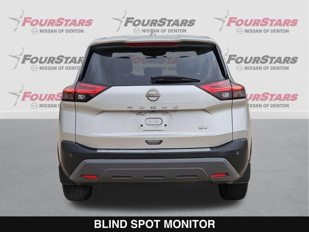 Used 2022 Nissan Rogue SV image 5