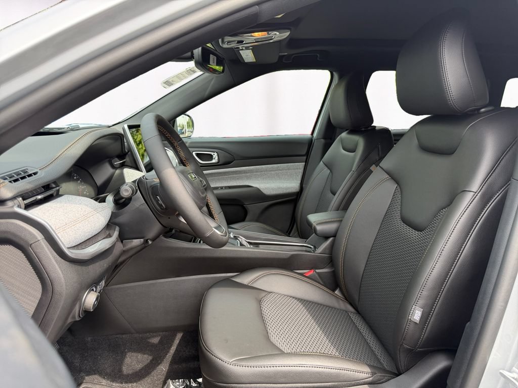 New 2026 Jeep Compass Latitude AWD/4WD image 9