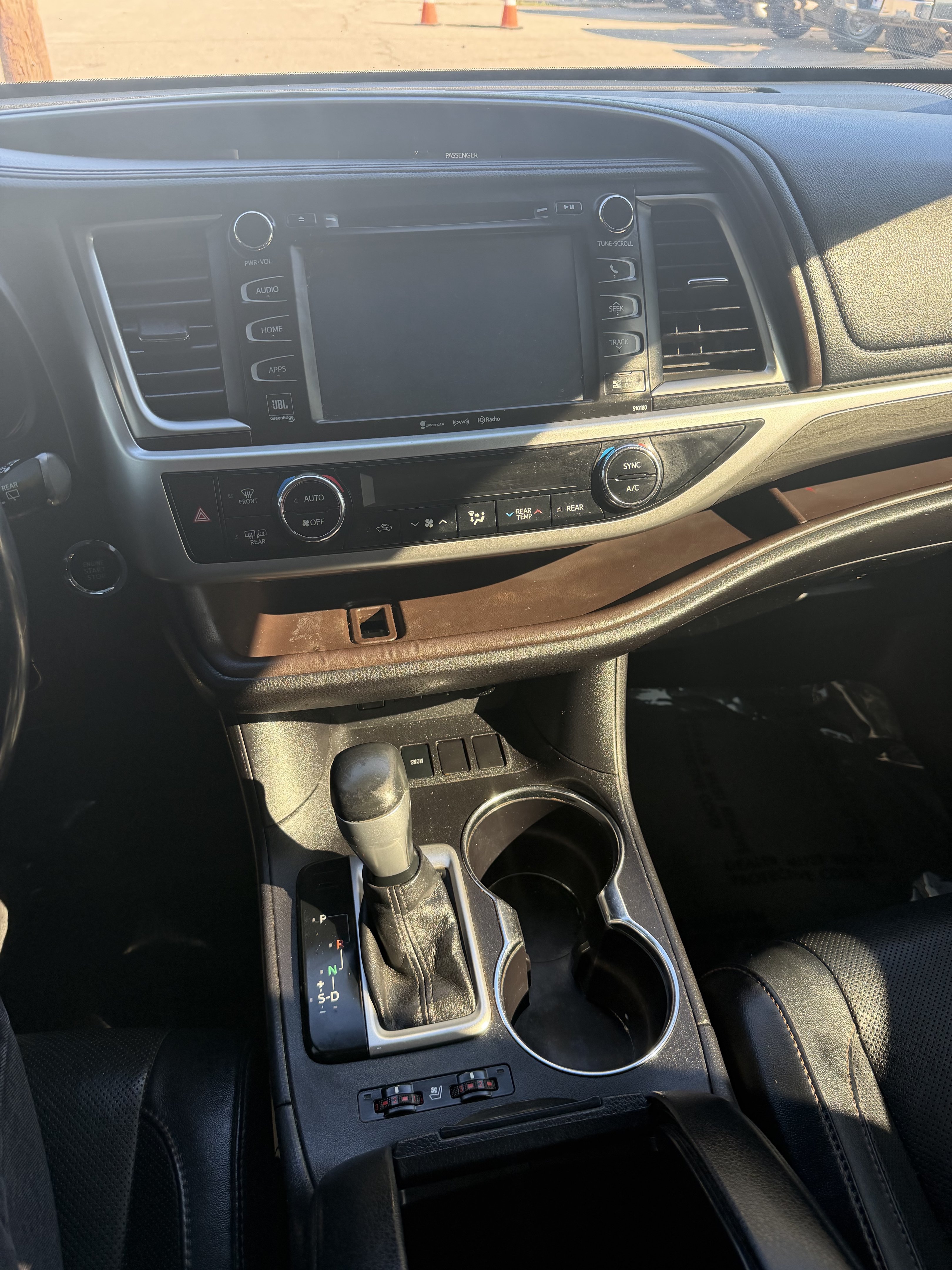 Used 2017 Toyota Highlander Limited FWD image 21