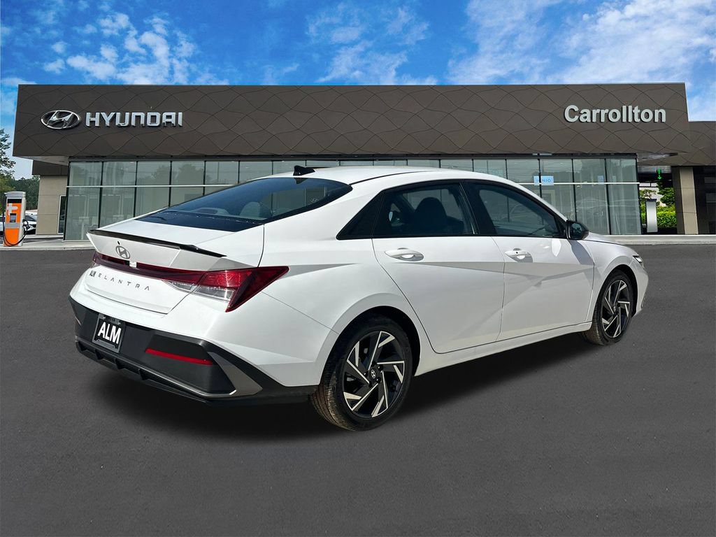 Certified 2025 Hyundai Elantra Sport FWD image 5
