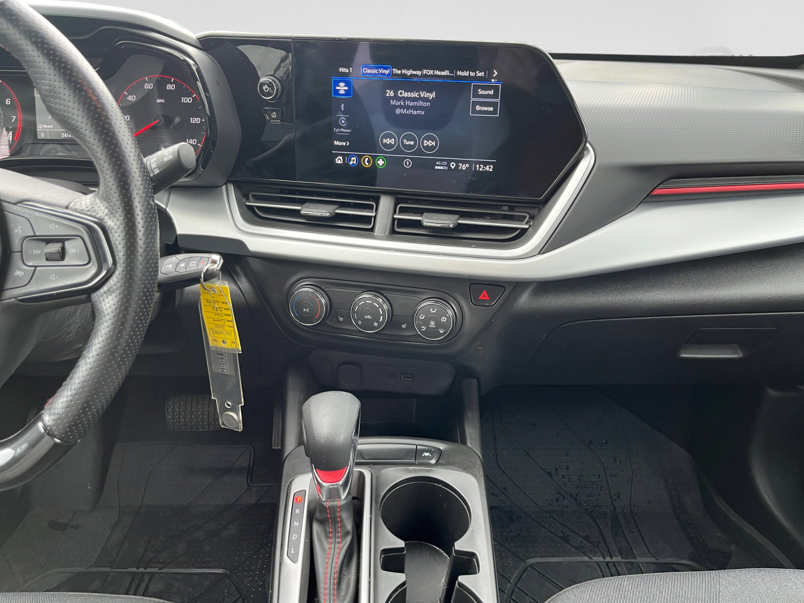 Used 2025 Chevrolet Trax RS FWD image 11