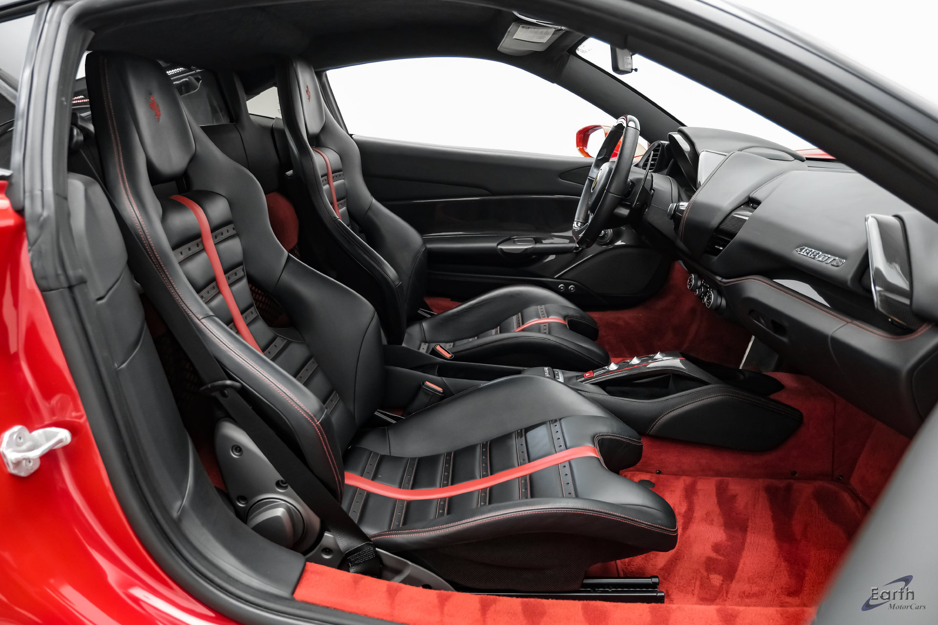 Used 2017 Ferrari 488 GTB RWD image 63