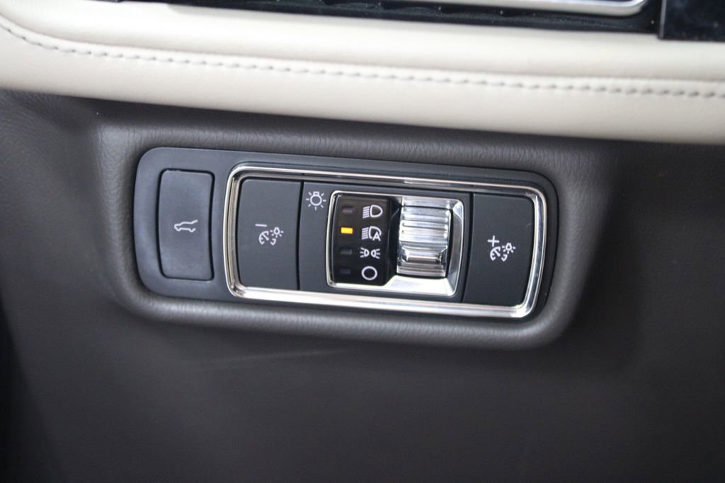 Used 2022 Lincoln Aviator Reserve image 46