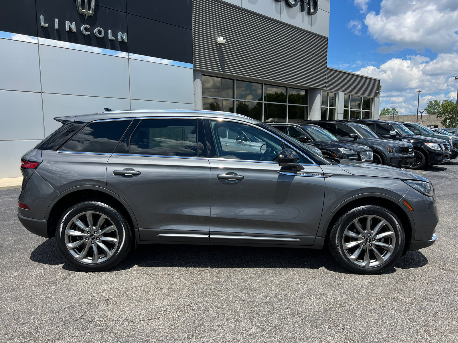 Certified 2022 Lincoln Corsair AWD w/ Premium Package image 9