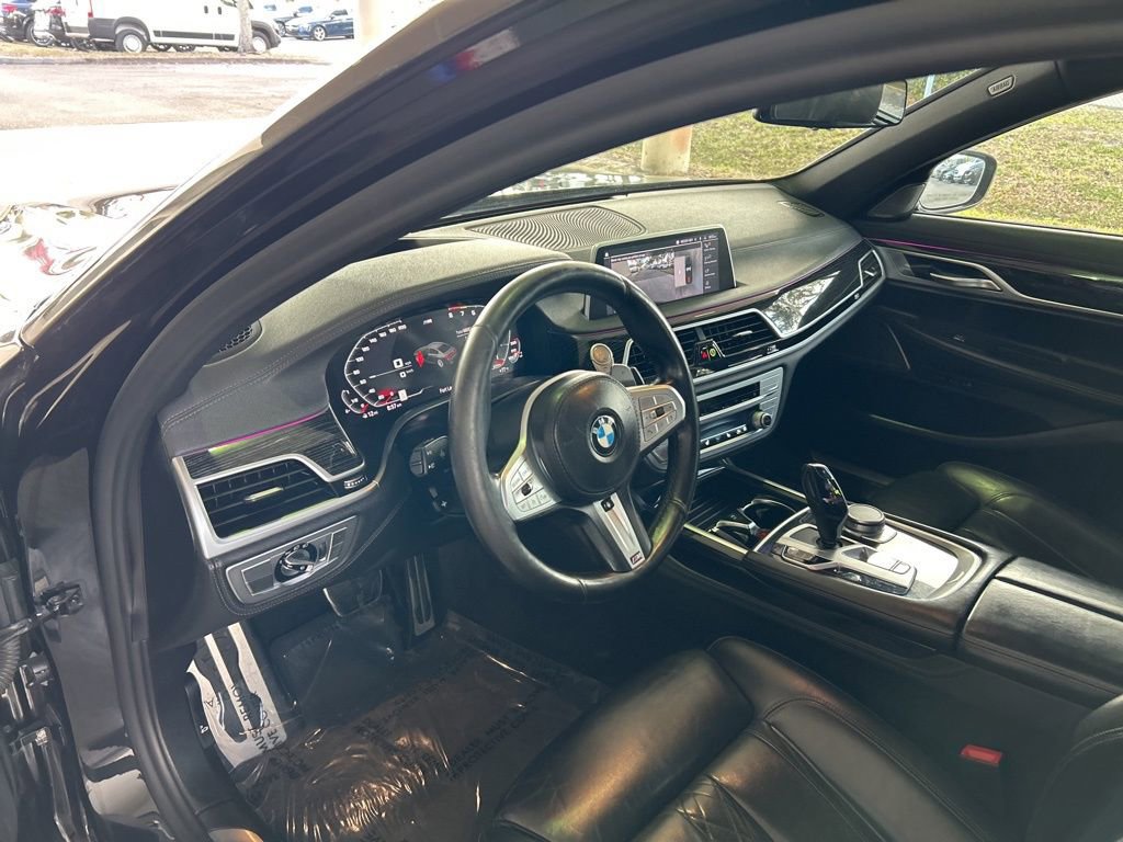 Used 2022 BMW 740i xDrive w/ M Sport Package image 6
