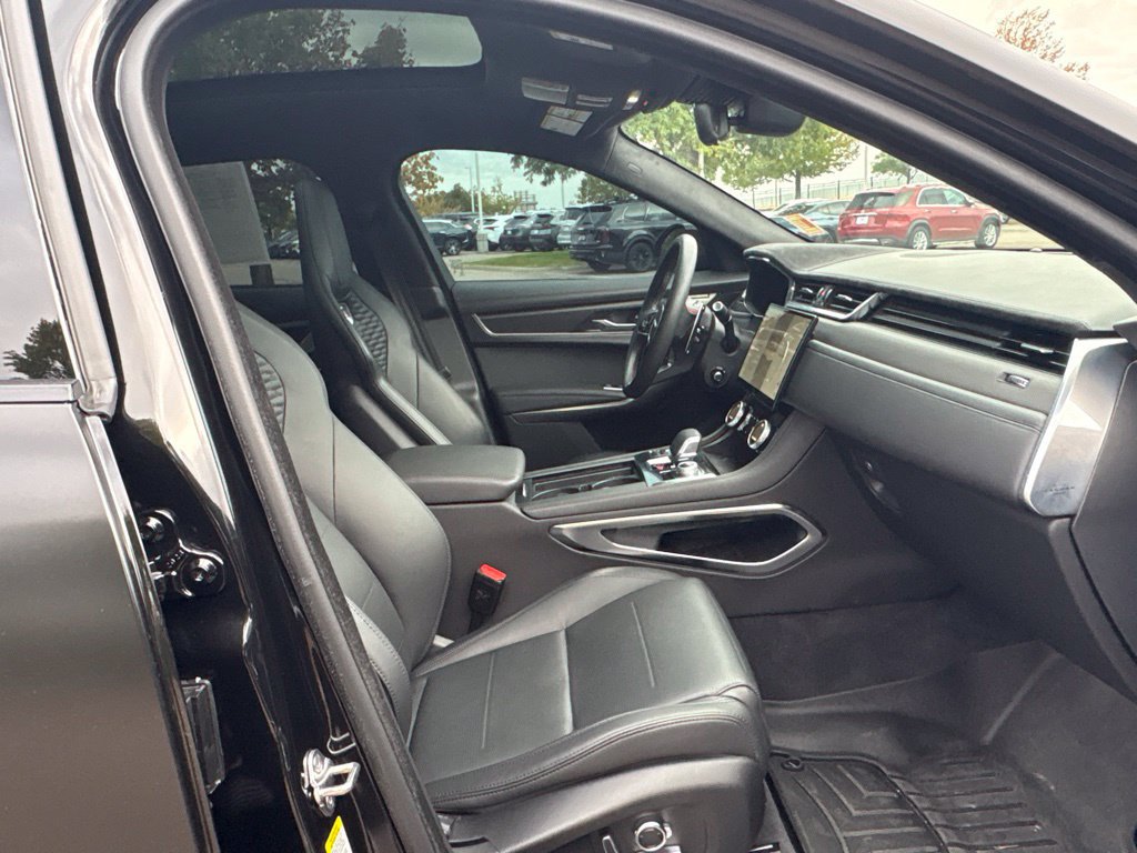 Used 2024 Jaguar F-PACE SVR AWD/4WD image 27