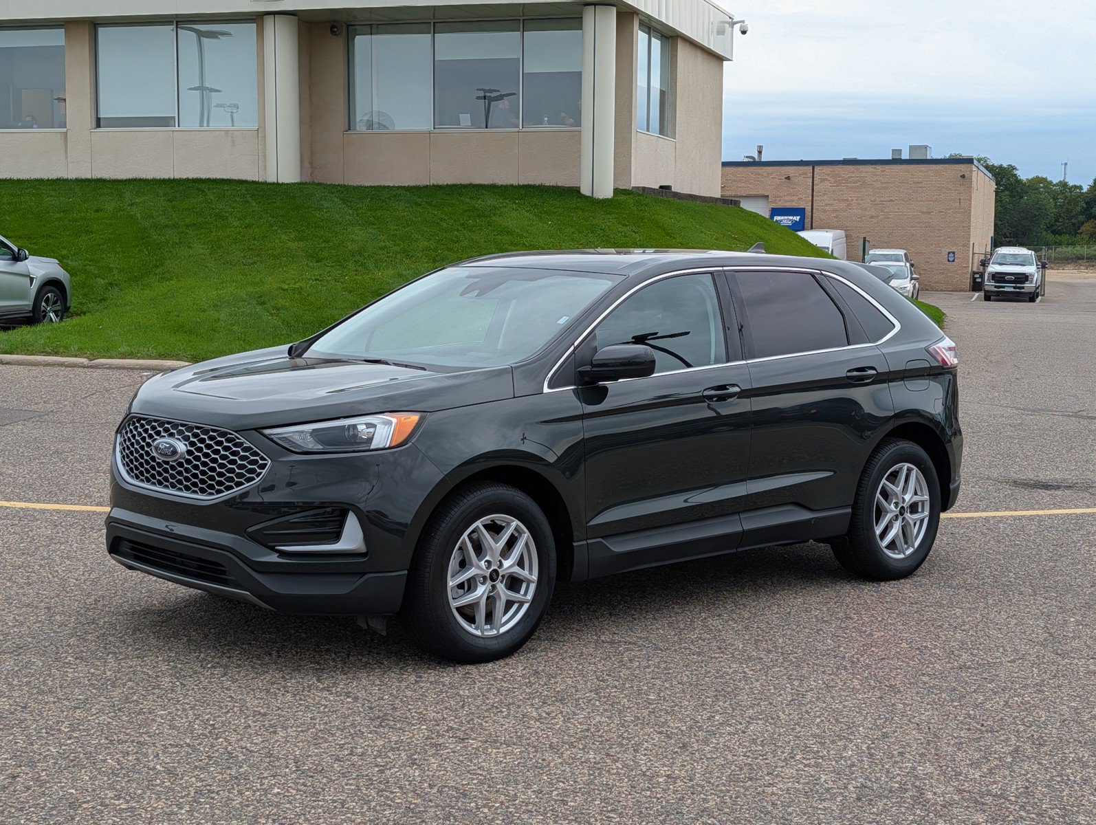 Used 2024 Ford Edge SEL