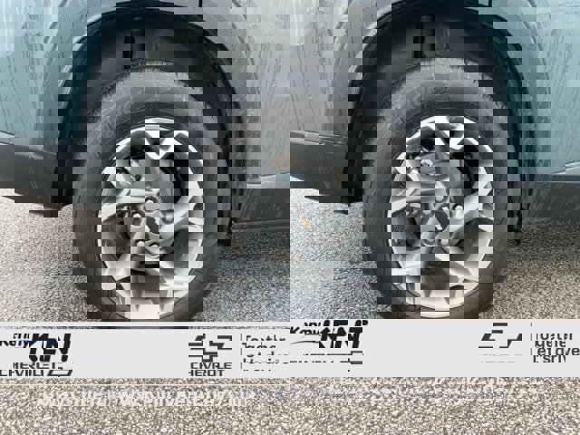 Used 2025 Chevrolet Trax LT image 8