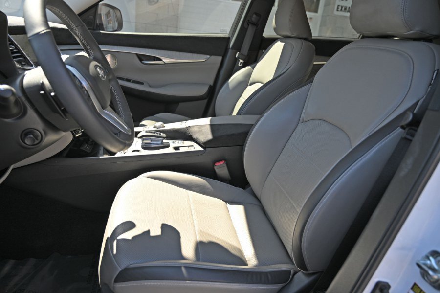 Used 2023 INFINITI QX50 Sensory AWD/4WD image 20