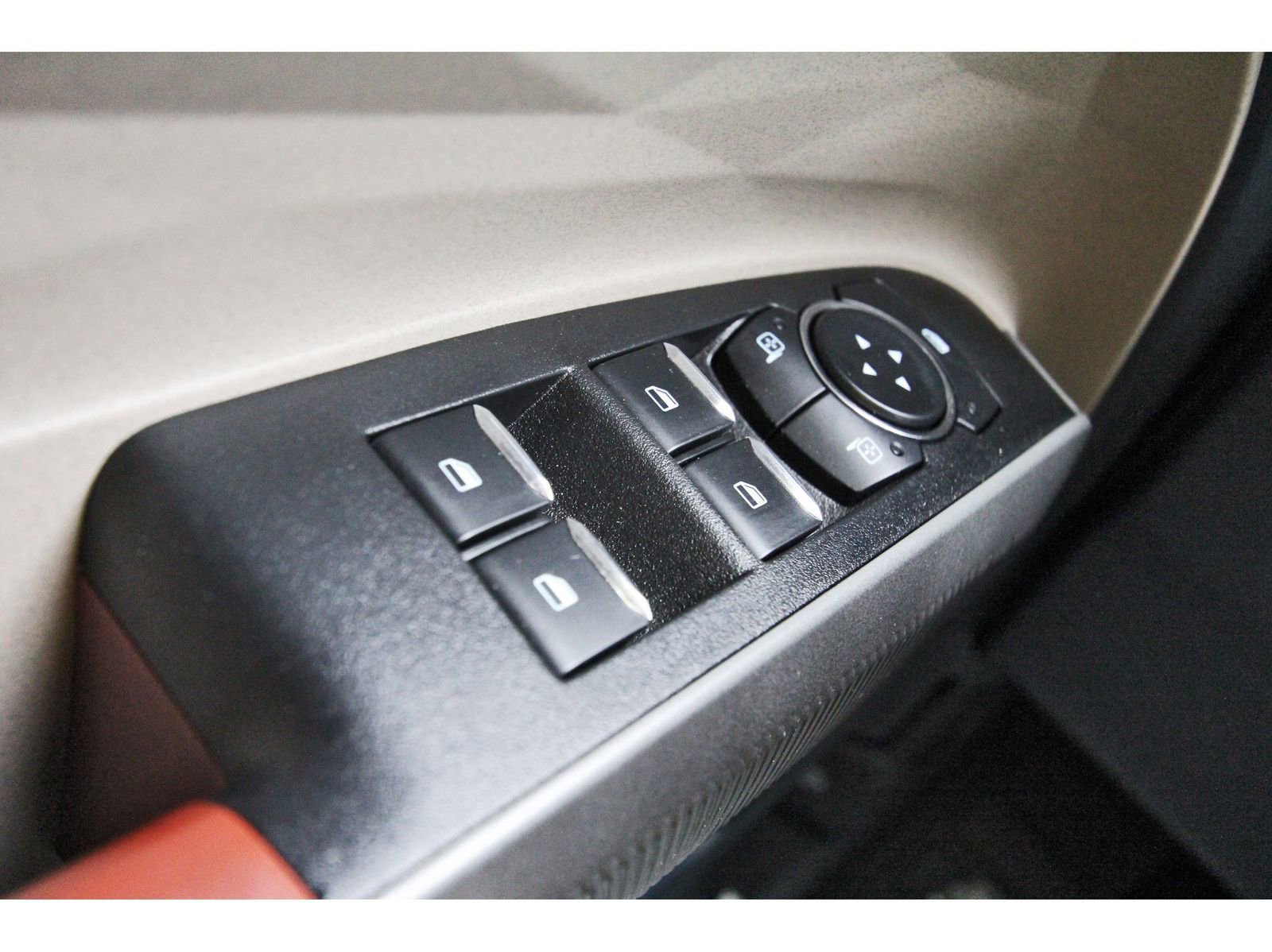 Used 2025 Ford Maverick Lariat image 19