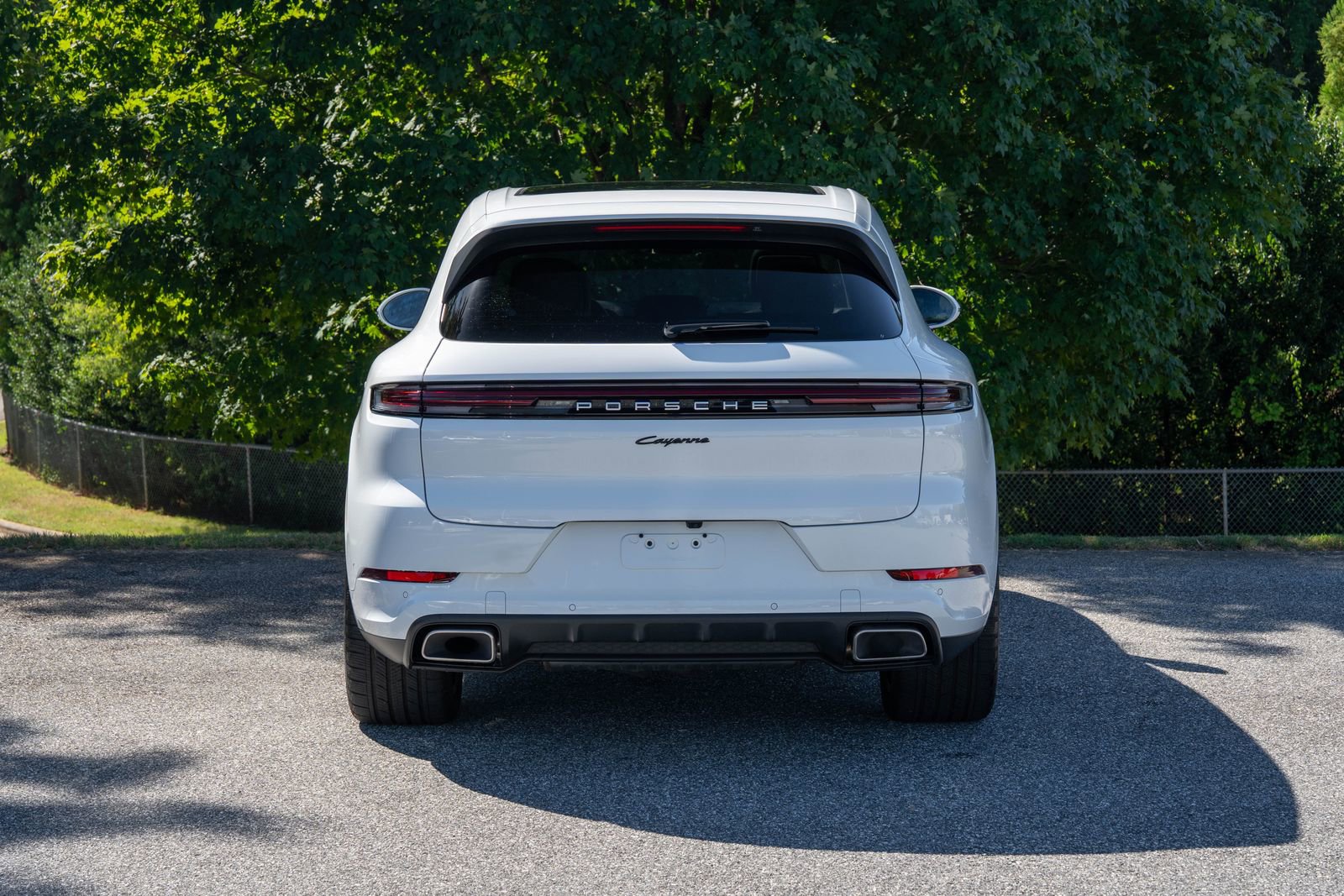 Certified 2025 Porsche Cayenne E-Hybrid w/ Premium Package Plus image 6