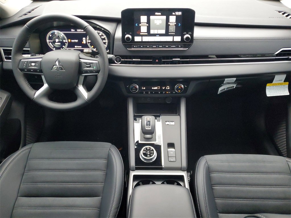 New 2025 Mitsubishi Outlander SE image 9