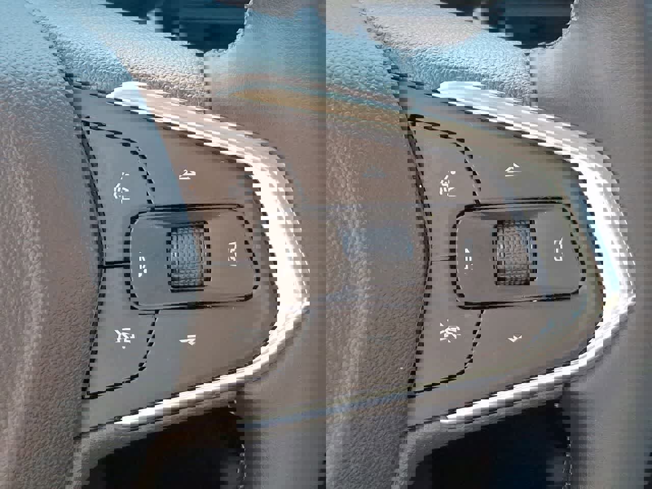 Used 2024 Chevrolet TrailBlazer LT w/ LT Cold Weather Package image 24