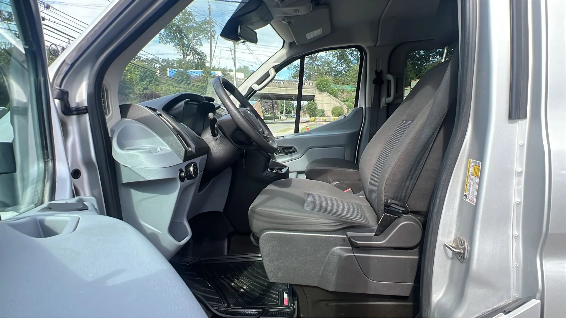 Used 2018 Ford Transit 350 XLT image 27