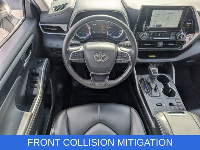Used 2023 Toyota Highlander XLE image 7