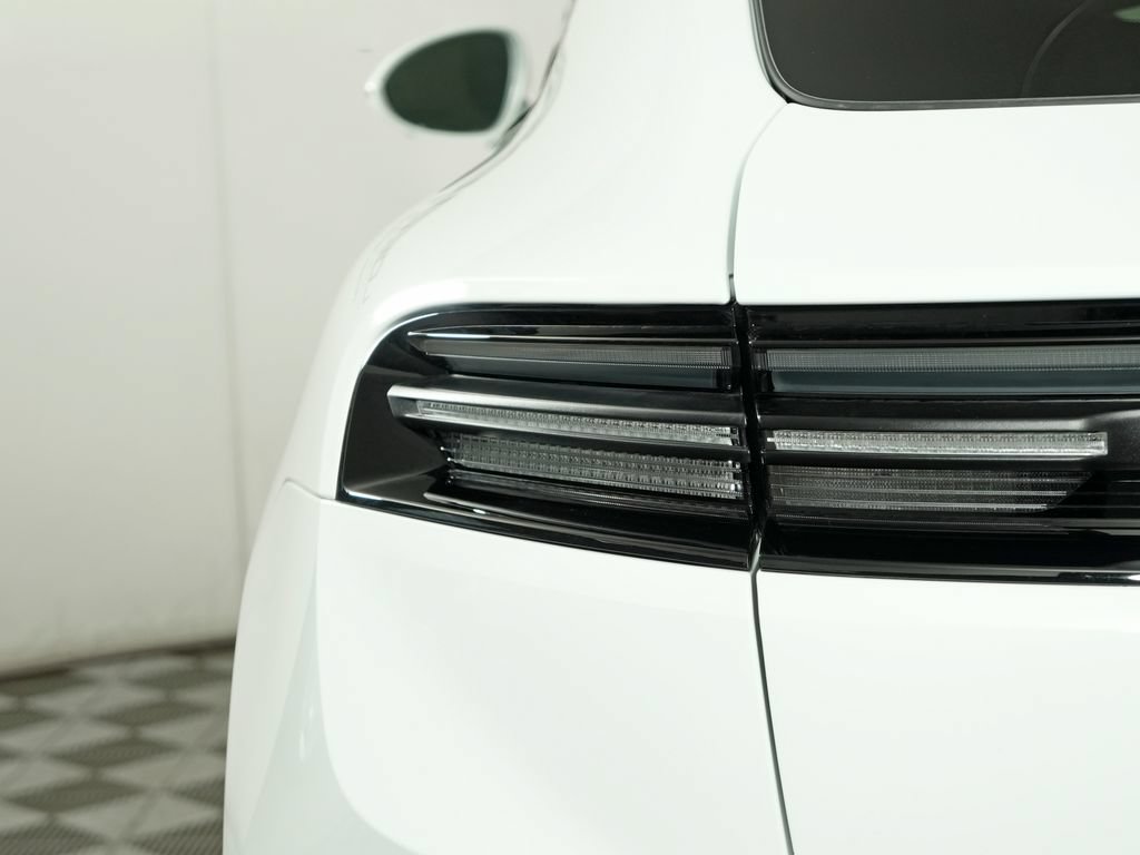 New 2026 Porsche Macan 4 Electric AWD/4WD image 13