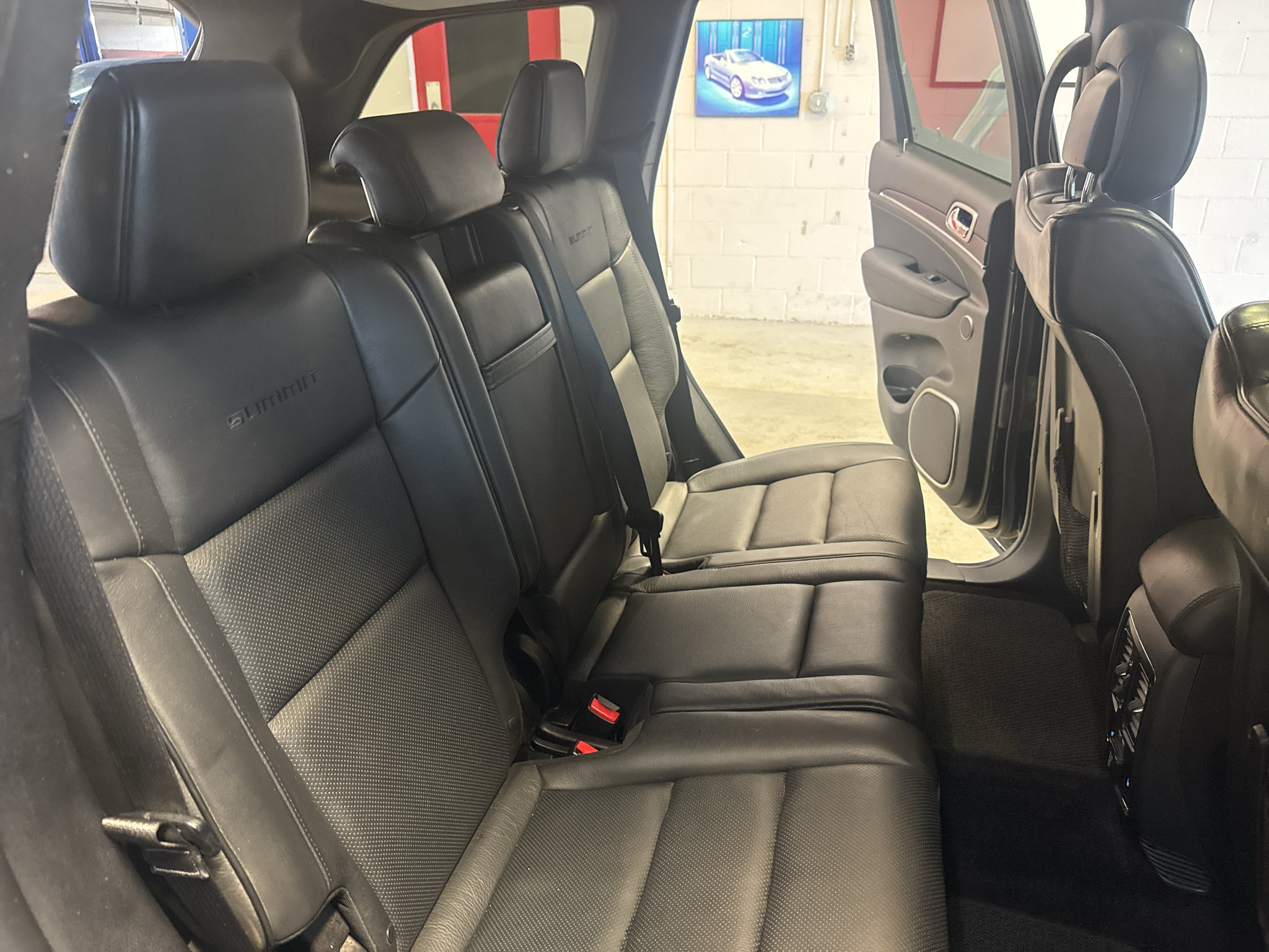 Used 2017 Jeep Grand Cherokee Summit AWD/4WD image 26