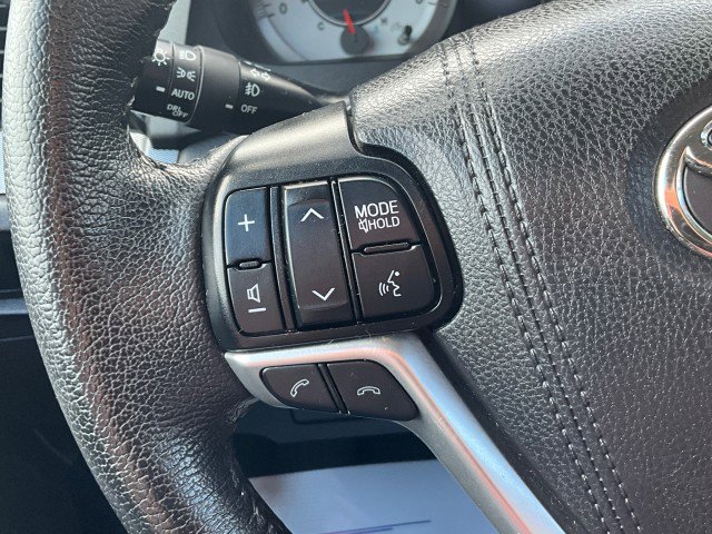 Used 2020 Toyota Sienna SE image 16