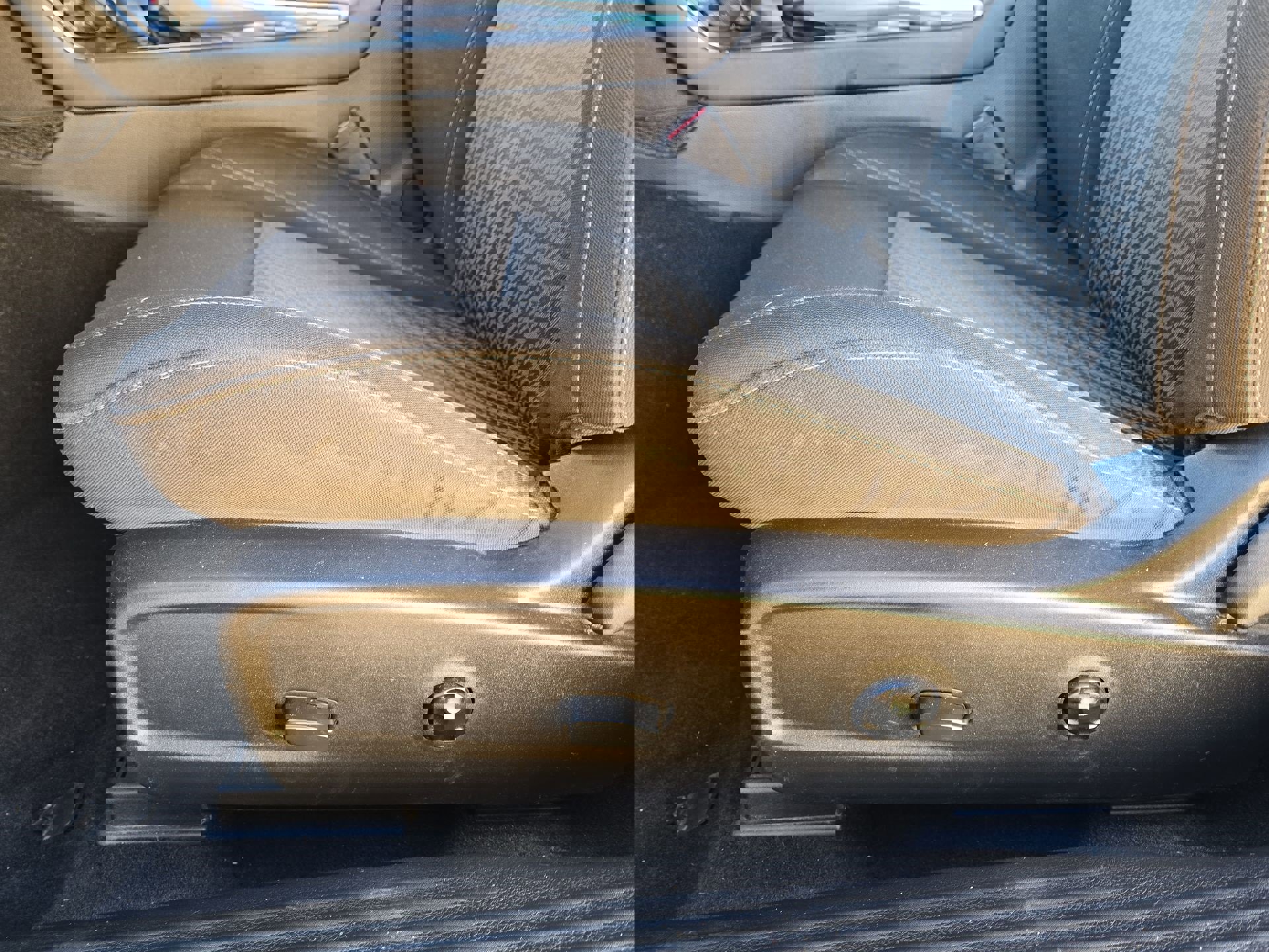 Used 2021 Dodge Challenger SXT image 17