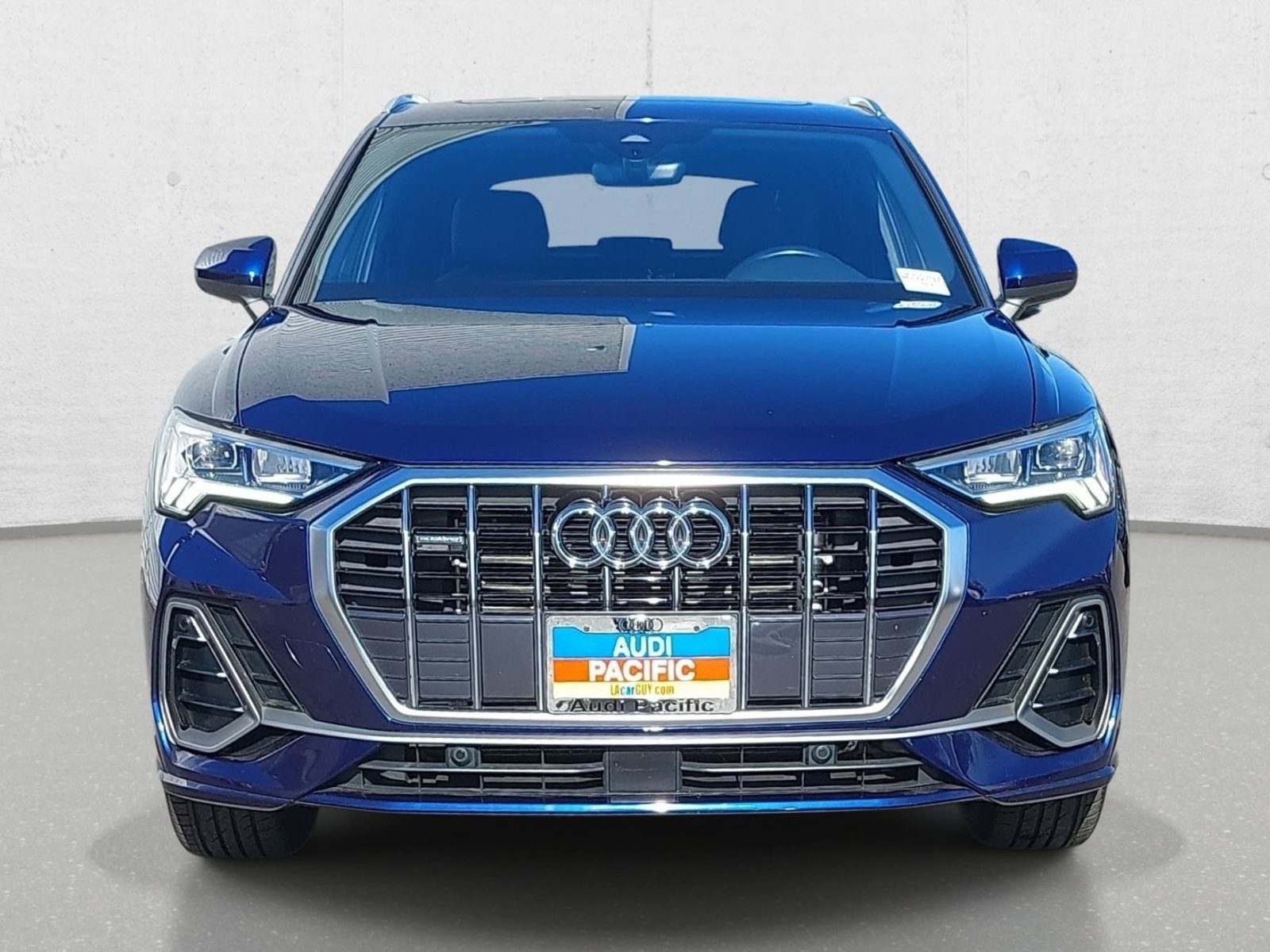 Used 2023 Audi Q3 2.0T Premium AWD/4WD image 2