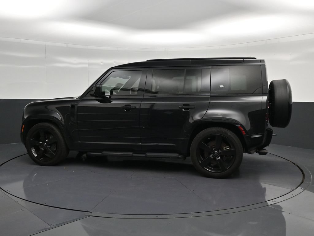 Used 2024 Land Rover Defender 110 X-Dynamic SE AWD/4WD image 8