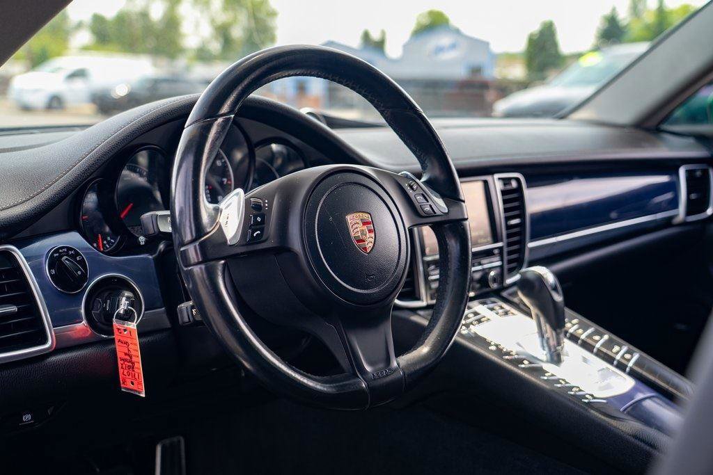 Used 2013 Porsche Panamera 4 w/ Premium Pkg image 14