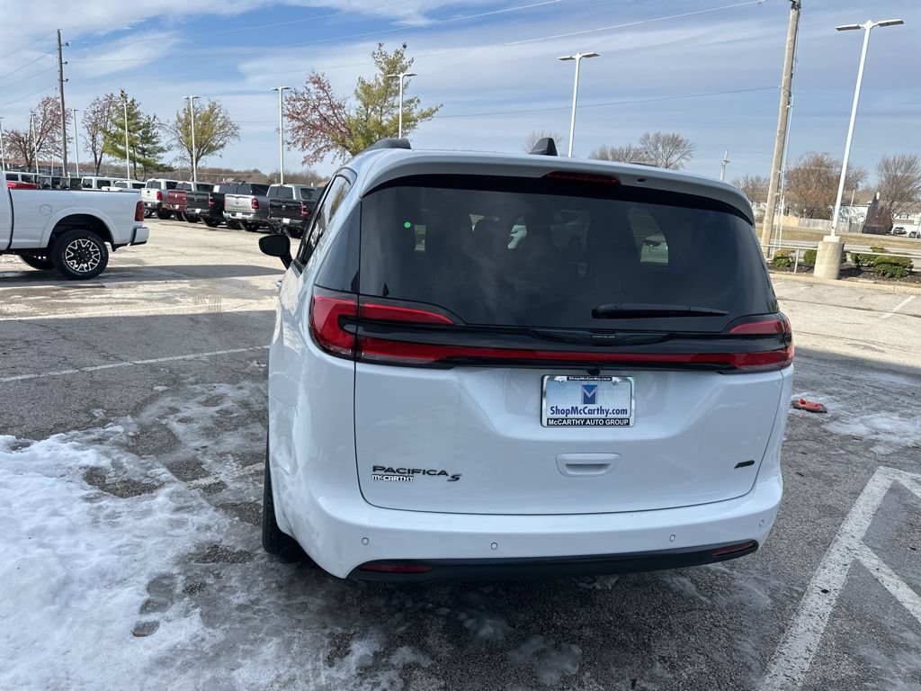 New 2026 Chrysler Pacifica Select AWD/4WD image 27