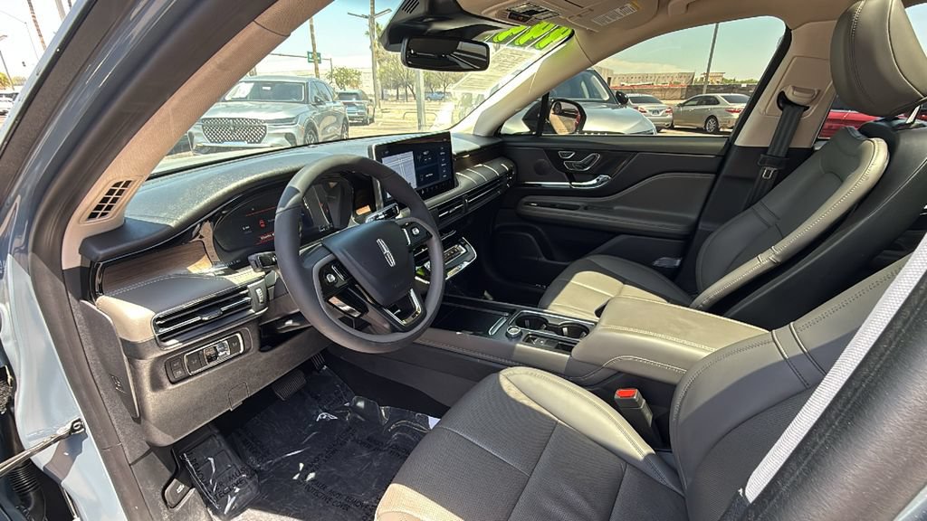 Used 2024 Lincoln Corsair Grand Touring AWD/4WD image 16