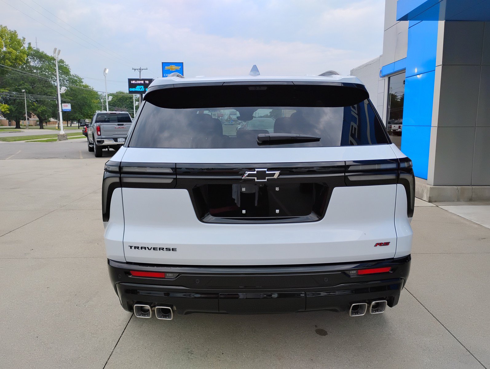 New 2026 Chevrolet Traverse RS FWD image 8