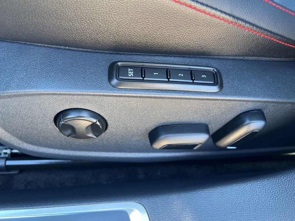 Used 2025 Volkswagen Jetta GLI Autobahn image 47