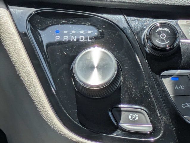 Used 2023 Chrysler Pacifica Touring-L FWD image 20