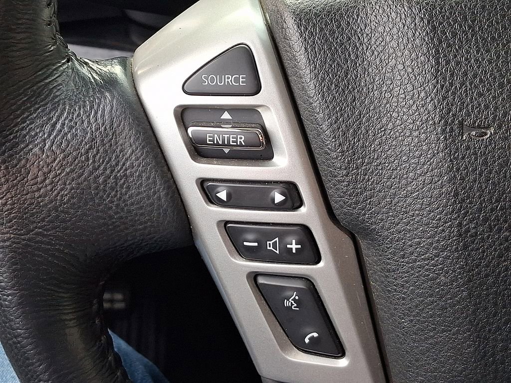 Used 2021 Nissan Titan SV w/ SV Convenience Package image 21