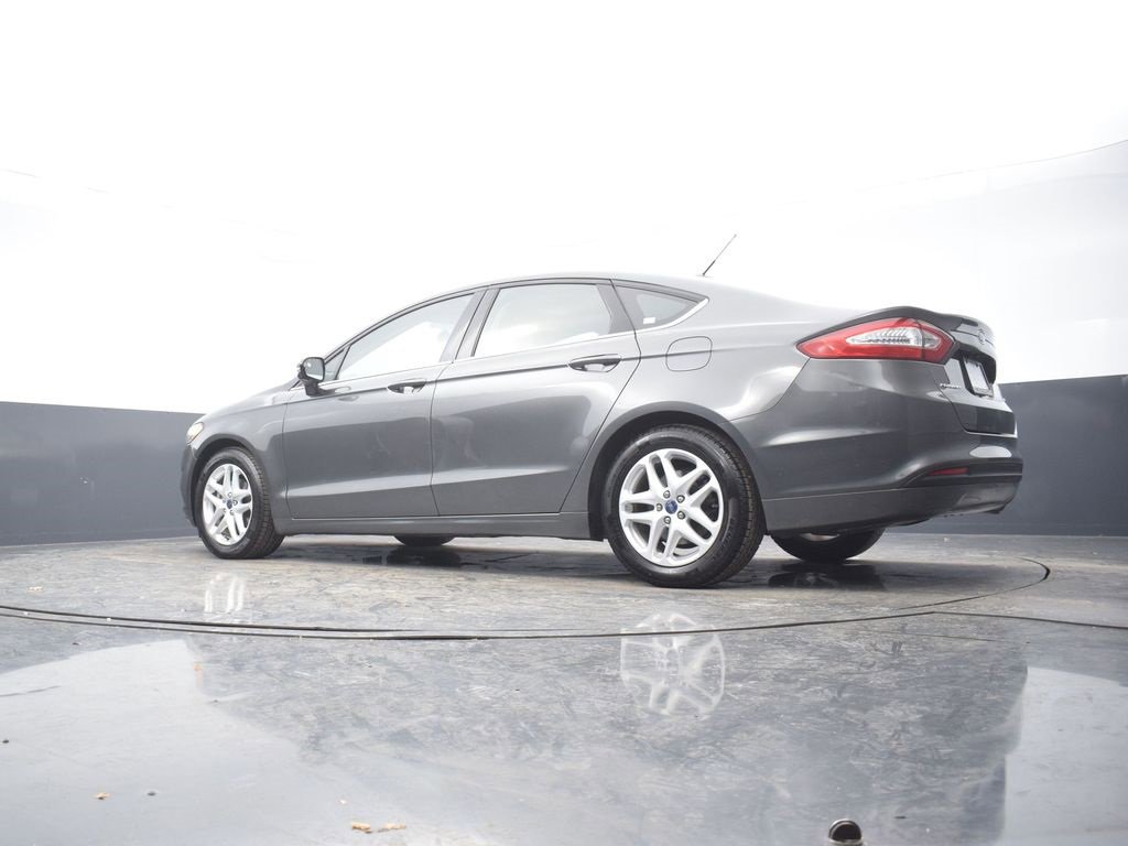 Used 2016 Ford Fusion SE image 48