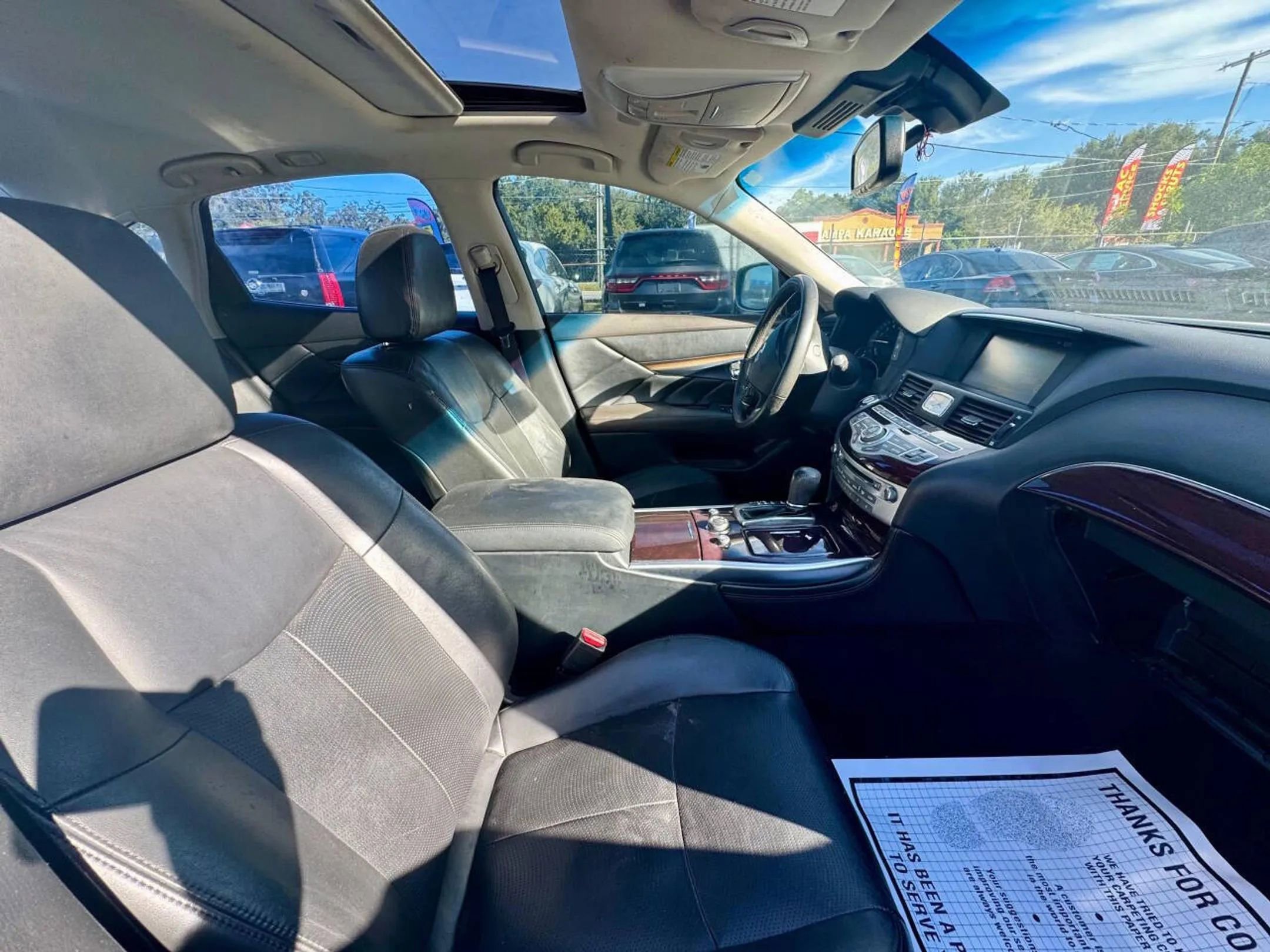 Used 2018 INFINITI Q70 Luxe image 23