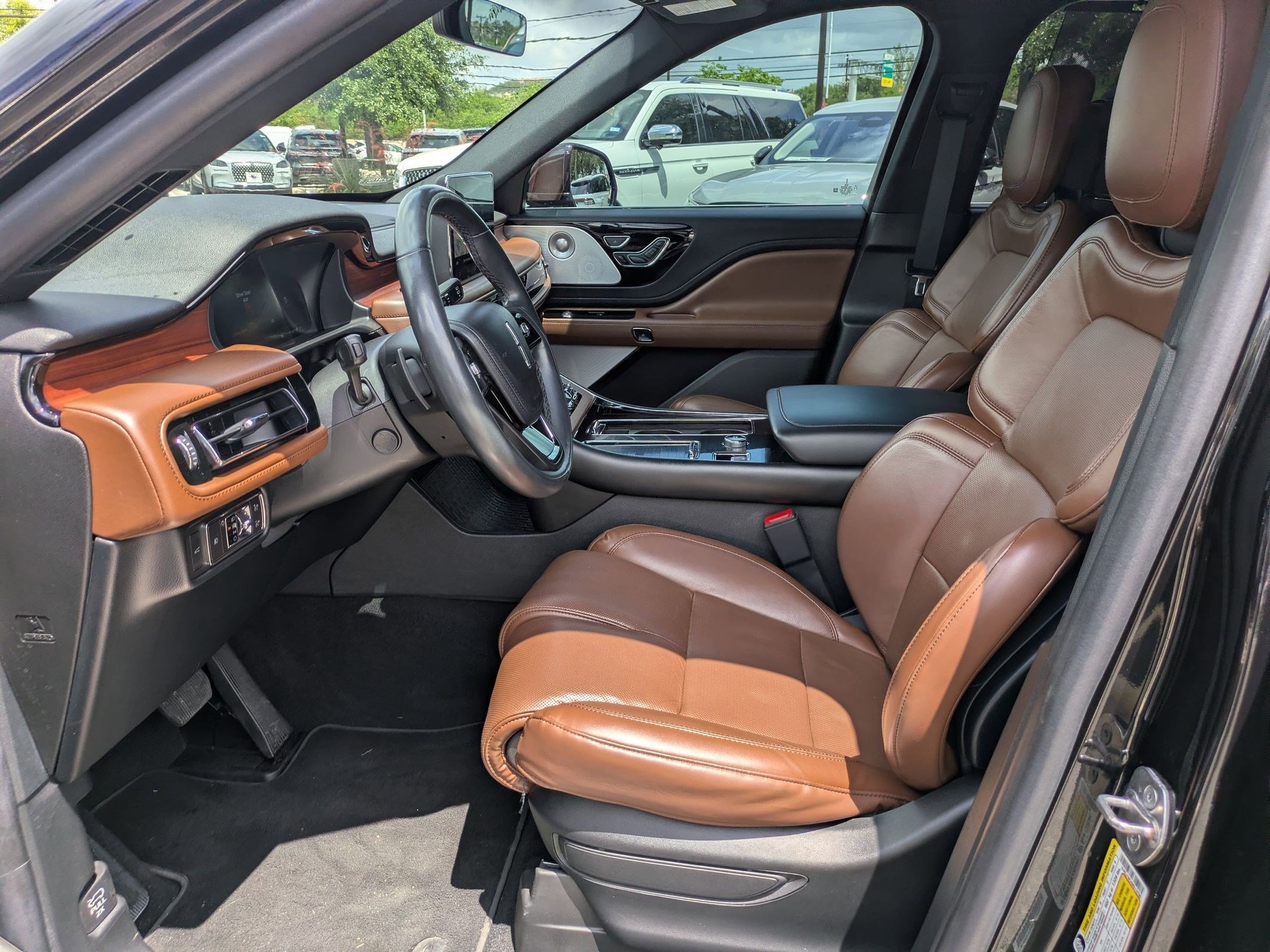 Used 2021 Lincoln Aviator Reserve w/ Equipment Group 208A image 9