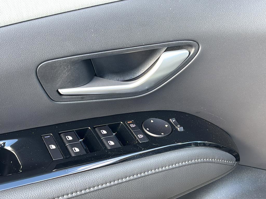 Certified 2026 Hyundai Santa Cruz Limited image 17