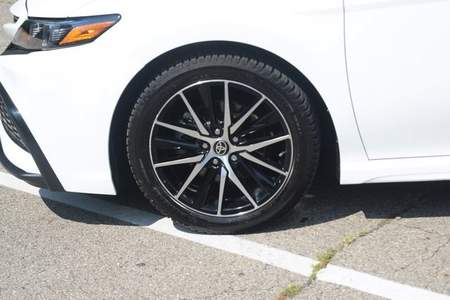Used 2022 Toyota Camry SE w/ Audio Upgrade Package FWD image 28