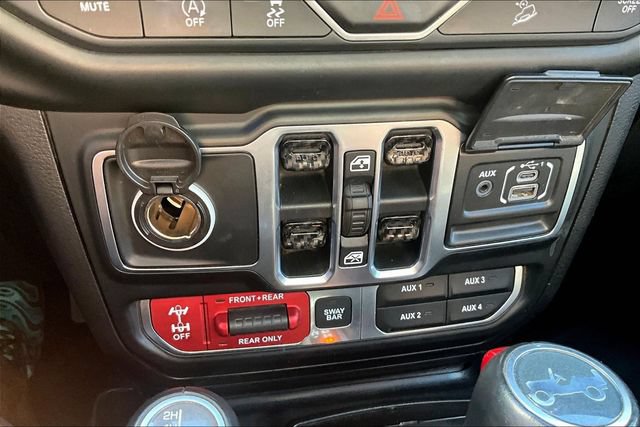 Used 2018 Jeep Wrangler Unlimited Rubicon AWD/4WD image 32
