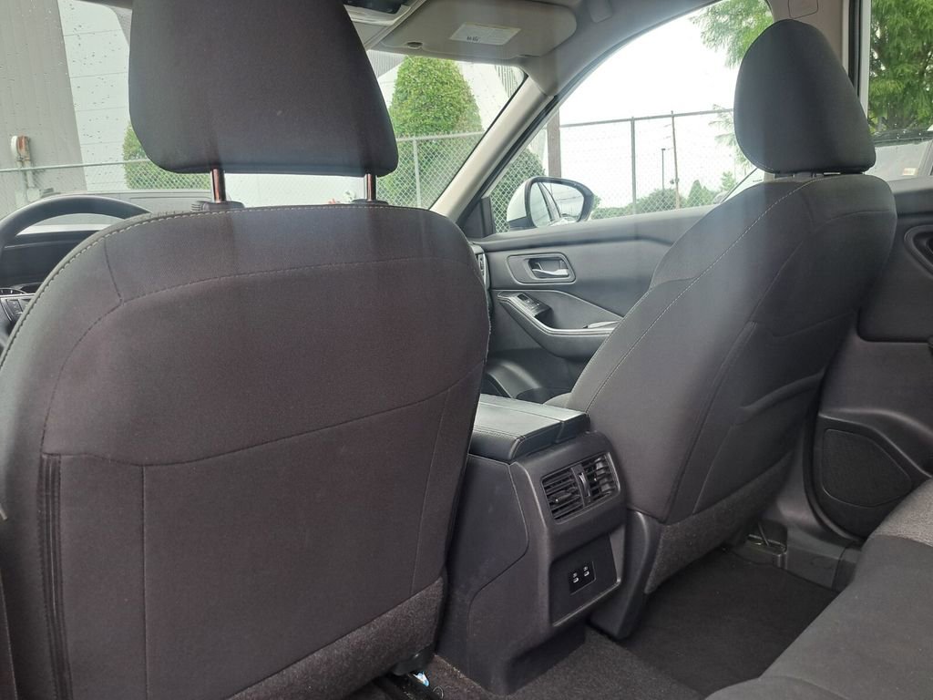 Used 2024 Nissan Rogue SV AWD/4WD image 20