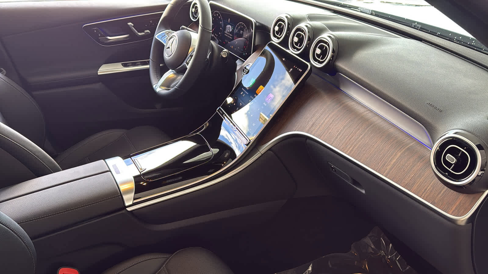 Certified 2026 Mercedes-Benz GLC 300 4MATIC image 36