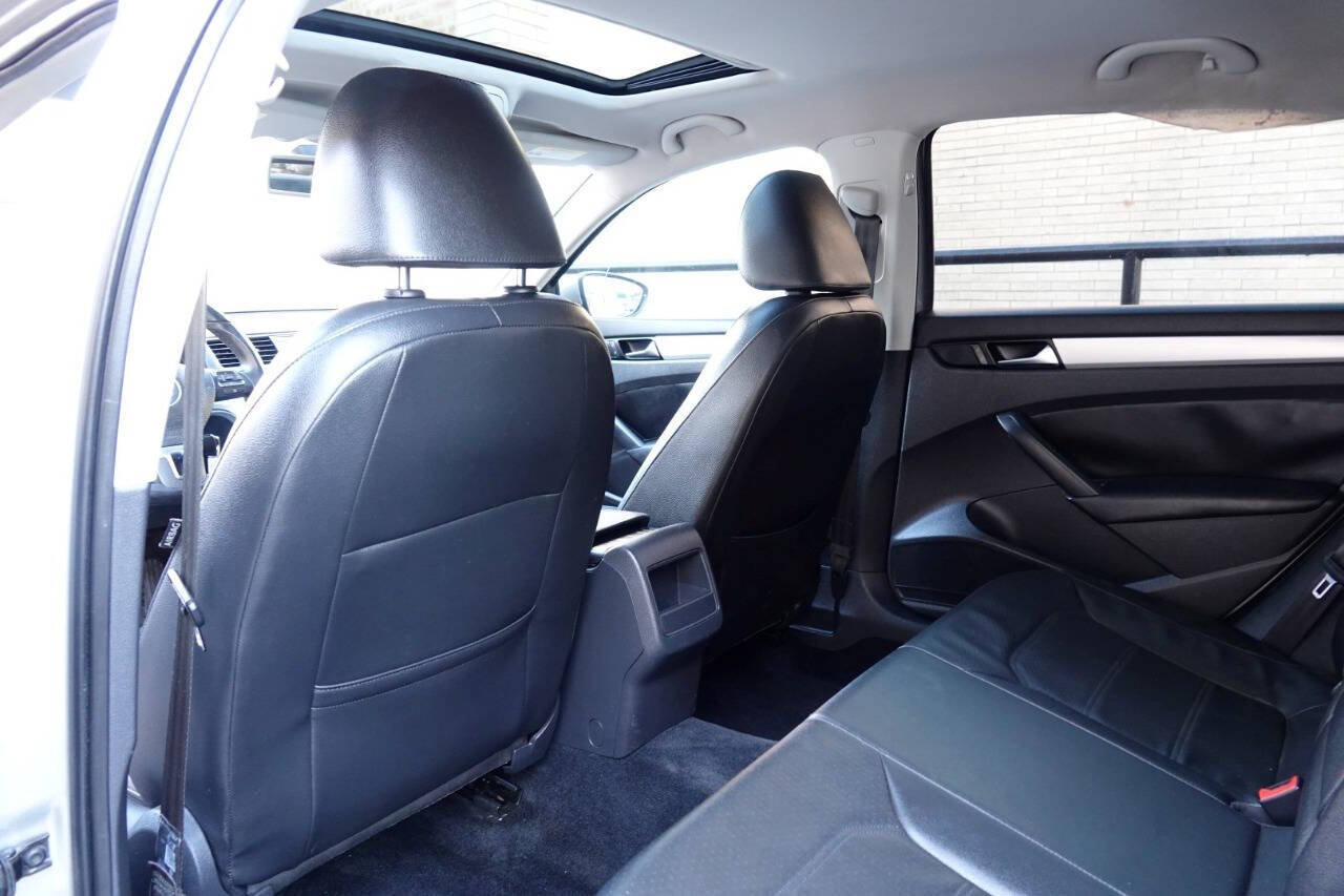 Used 2012 Volkswagen Passat TDI SE FWD image 56