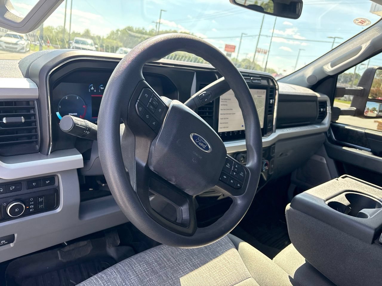 Used 2023 Ford F350 XLT w/ XLT Premium Package AWD/4WD image 3