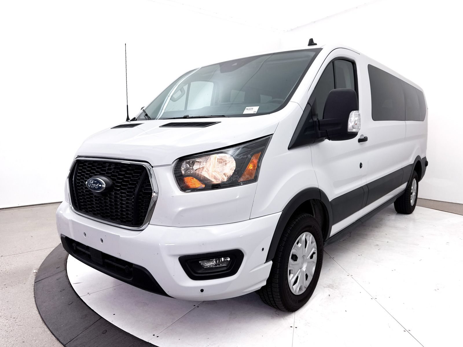 Used 2024 Ford Transit 350 XLT RWD image 12