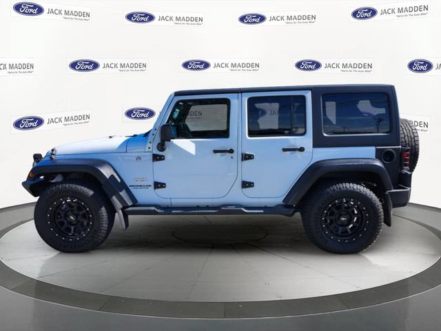 Used 2014 Jeep Wrangler Unlimited Sahara w/ Connectivity Group AWD/4WD image 2
